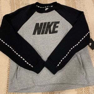 Women’s Nike sweatshirt